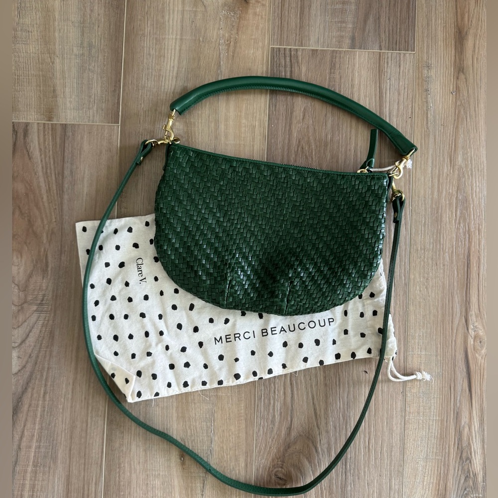 Clare V. Petit Moyen